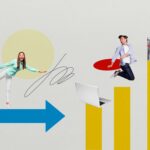 Katrin Pingel Coachin für Finanzen und Vorsorge aus Unna. Das Bild zeigt eine Collage. Eine junge Frau balanciert mit dem linken Fuß auf einem dicken blauen Pfeil, der von links nach rechts zeigt. Dabei schaut sie mit aufgerissenen Augen und offenem Mund fröhlich des Betrachters. Rechts von dem blauen Pfeil ist ein Diagramm mit drei aufsteigenden gelben Balken abgebildet. Auf dem ersten Balken steht ein Notebook. Über dem zweiten Balken springt ein junger Mann, dabei schaut er in Richtung der Frau. Seine Beine sind gebeugt, sodass die Fußsohlen nach oben zeigen. Auf dem dritten Balken steht eine großer Geldscheinbündel mit einem roten Gummi umwickelt. Die Collage wird für das Thema "Komm´ in mein Finanz­coaching, wenn du ein Lebensphasenmodell für Dich und Deine Familie erstellen möchtest“ verwendet.